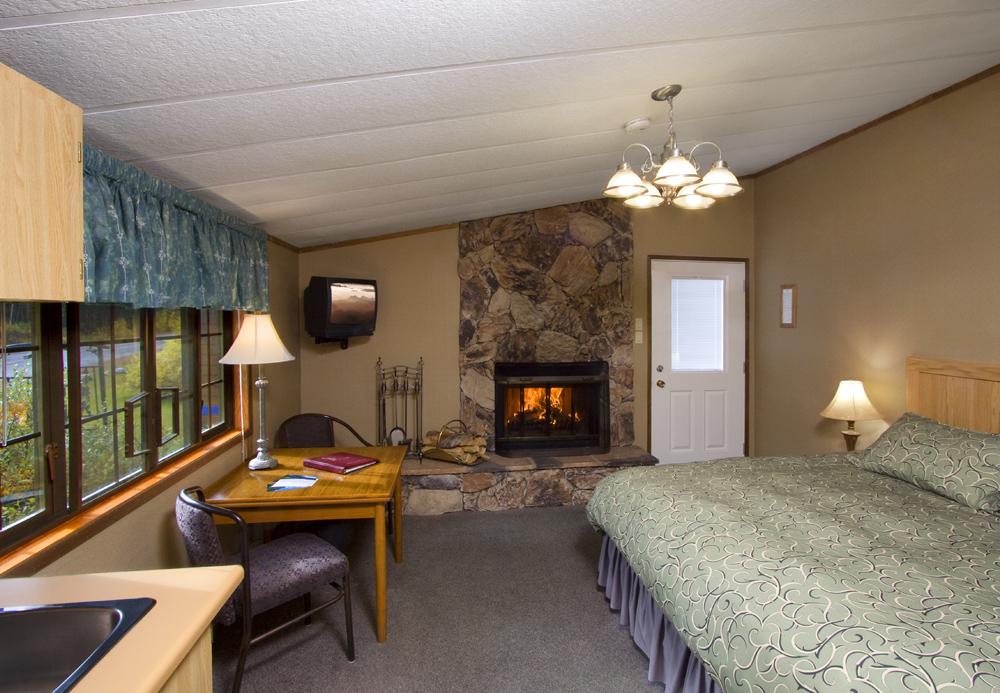 Sunwapta Falls Rocky Mountain Lodge Τζάσπερ Εξωτερικό φωτογραφία