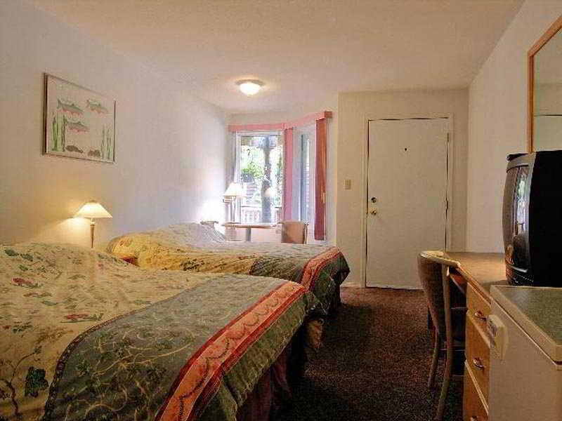 Sunwapta Falls Rocky Mountain Lodge Τζάσπερ Εξωτερικό φωτογραφία