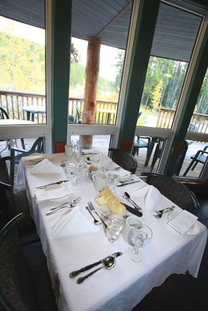 Sunwapta Falls Rocky Mountain Lodge Τζάσπερ Εξωτερικό φωτογραφία